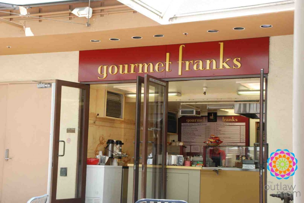 hot dog shop