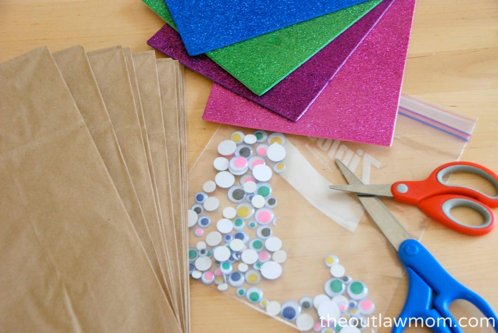 Outlaw-Mom-Paper-Bag-Puppet-Activity
