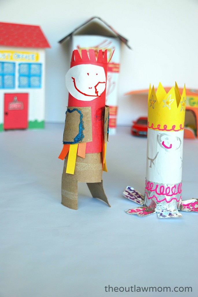 Outlaw Mom Homemade Paper Roll Puppets